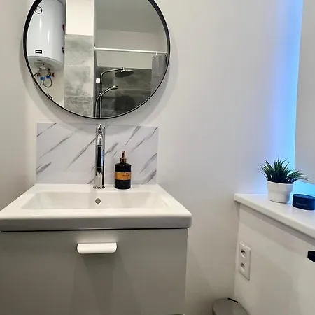 Stylish In Eveles Street Apartment Riga